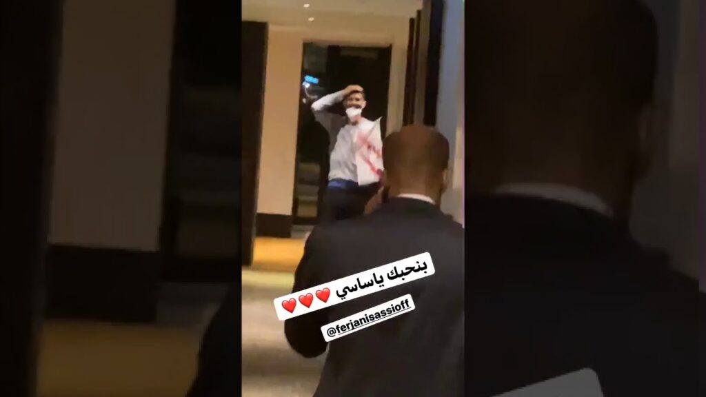 تحية لاعبي الزمالك لفرجاني ساسي بعد الفوز على الرجاء واللاعب يرد التحية