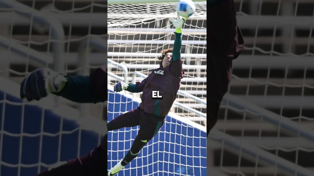 Guillermo Ochoa regresaría a América.