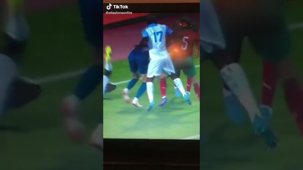 The moment Yassine Bounou hit head in Morocco vs Congo Match #worldcup2022