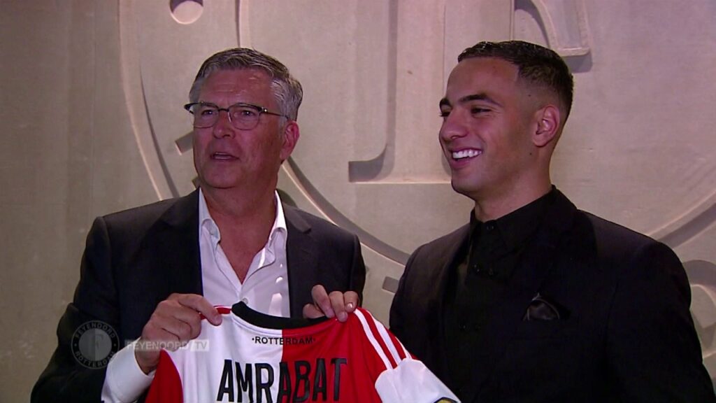 Reportage contractondertekening Sofyan Amrabat