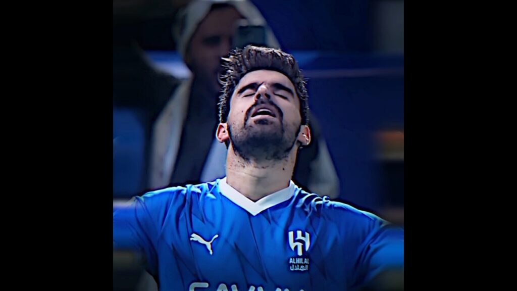 لو كانت الكرة الذهبية للاعب من الهلال ، من تعطيها ؟ 💙 🔥 | #الهلال #الاتحاد #النصر #تصميم #shorts