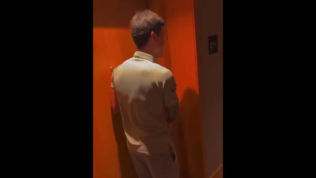 ‏محمد كنو وجانغ 😂😂💙