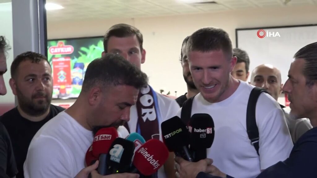 Trabzonspor'un yeni transferleri Borna Barisic ve John David Lundstram'a coşkulu karşılama