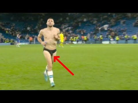 The moment Mateo Kovacic turns into a streaker
