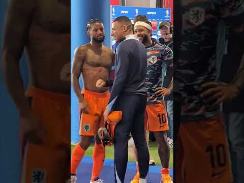 Kylian Mbappe catching up with Wijnaldum, Depay and Xavi Simons after Netherlands vs France 🤝