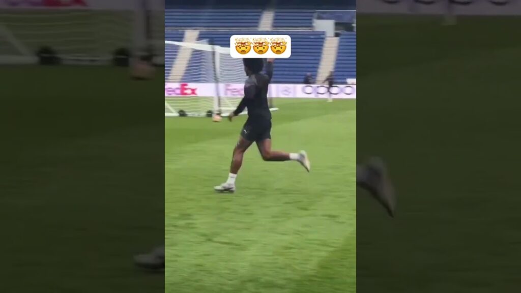 Traumtor von Karim Adeyemi🤯