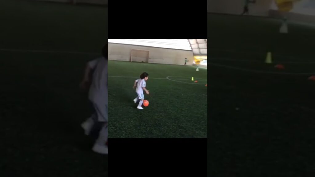 7 years arat hosseini  Best football video #football #arathosseini #messi