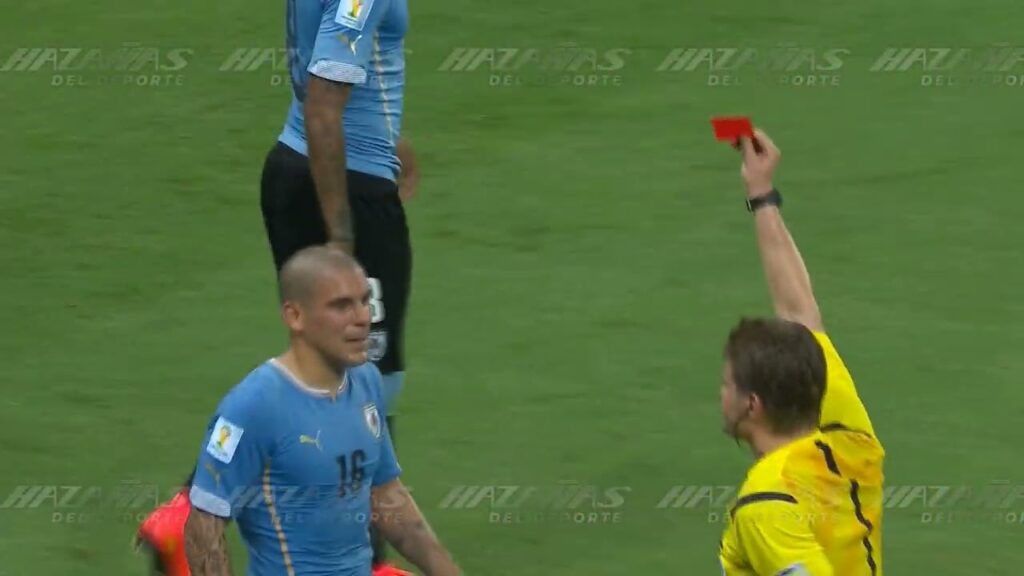 El hachazo uruguayo a Joel Campbell (2014)