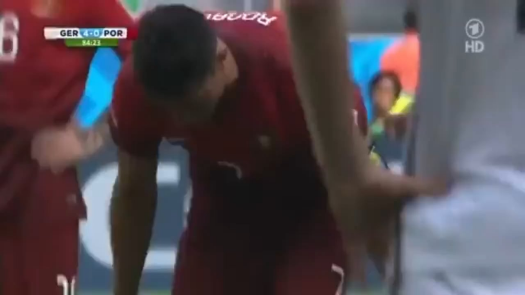 10 years ago today at 2014 World Cup, Cristiano Ronaldo took a free kick vs Germany. Germany only put Philip Lahm, the shortest guy on the field who’s 1.70m (5.7 ft), to form a wall. Cristiano still hit the wall