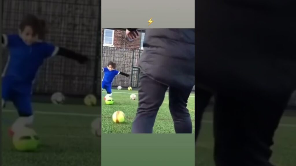 arat hosseini. #football #shorts #arathosseini