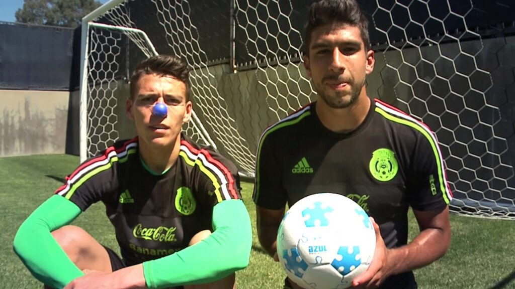 Iluminemos de Azul con Héctor Moreno y Lalo Herrera