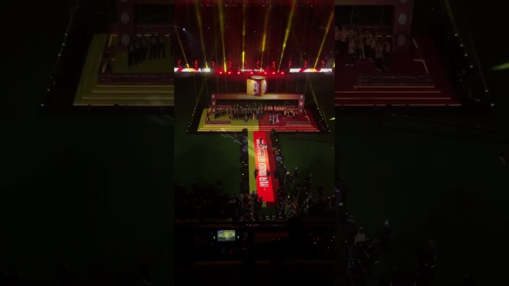 Hakim Ziyech şampiyonluk kutlamasına #filistin bayrağıyla çıktı #galatasaray #hakimziyech #gazze