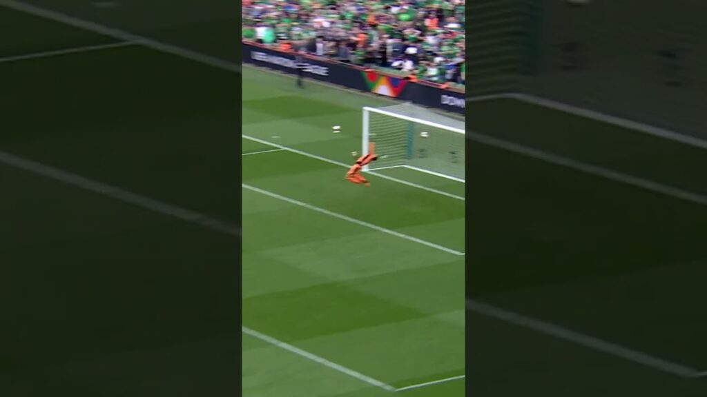 BLOODY HELL 😱🤣 Our reaction when Michael Obafemi did this 🥵☄️