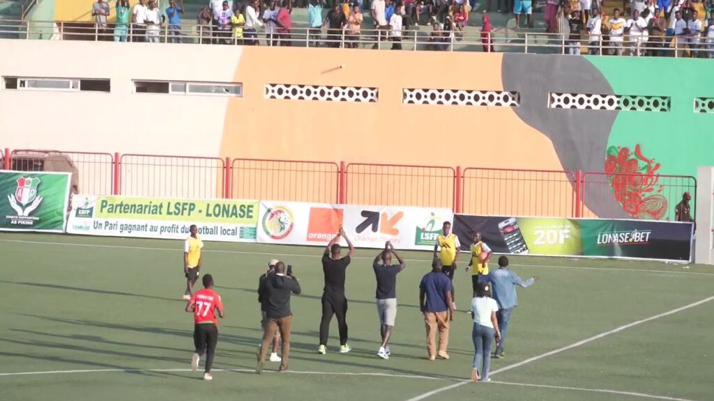 Pape Abdou CISSE avec As Pikine apres son retour du Mondial