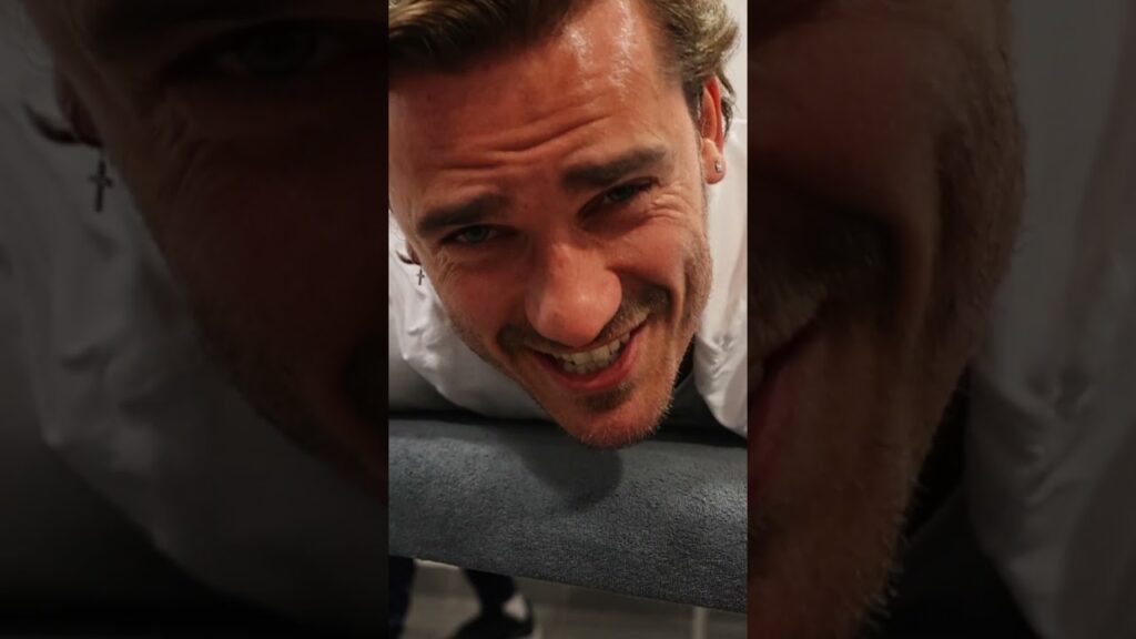 Détente 1 :Interview de Griezmann par Mbappé 🤣 #shorts