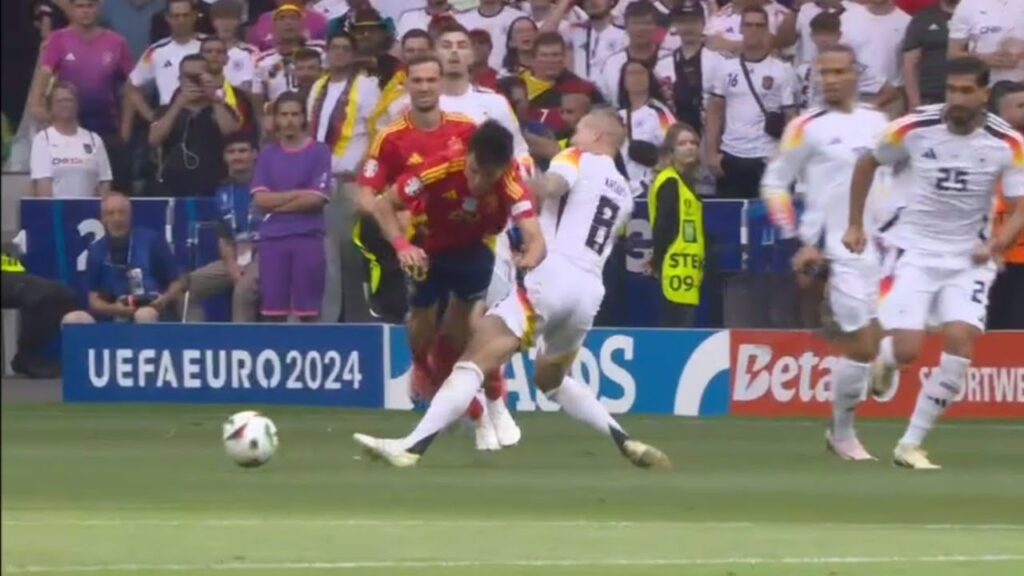 Pedri knee injury after aweful challenge by Toni Kroos, Spain vs Germany, European Championship 2024