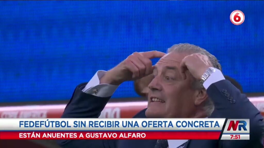 Futuro de Gustavo Alfaro se podría definir en cinco días