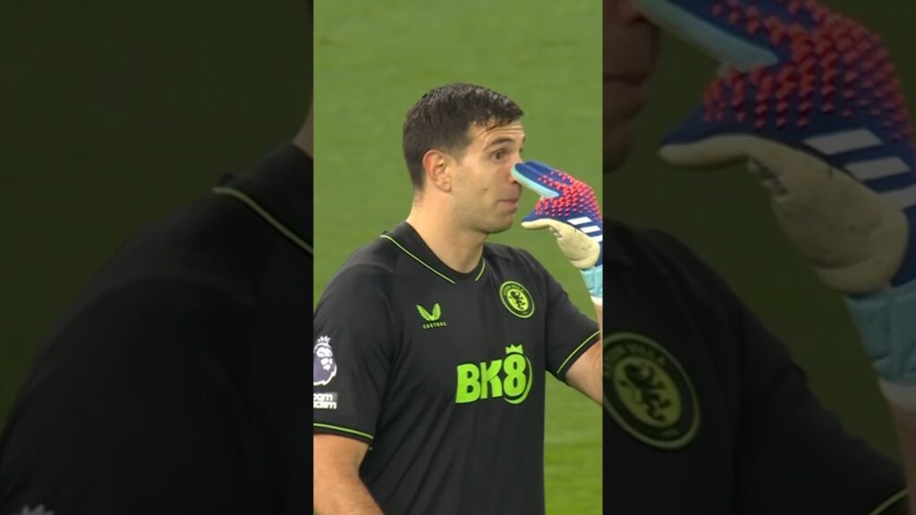 “No chance.” - Emi Martínez (v Man City) 😤 #Shorts #AstonVilla #EmiMartinez