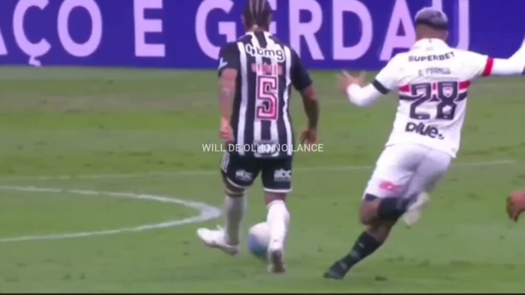 Lance da expulsão de Alan Franco em Atlético-MG x São Paulo