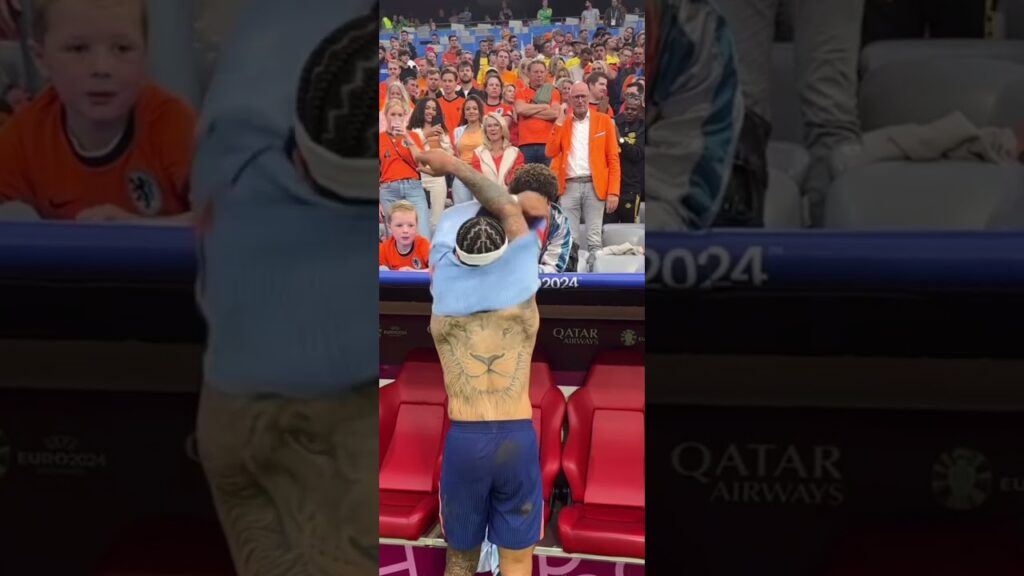 POV: Memphis Depay gives shirt to lucky fan 🇳🇱 #depay #nederlands #euro