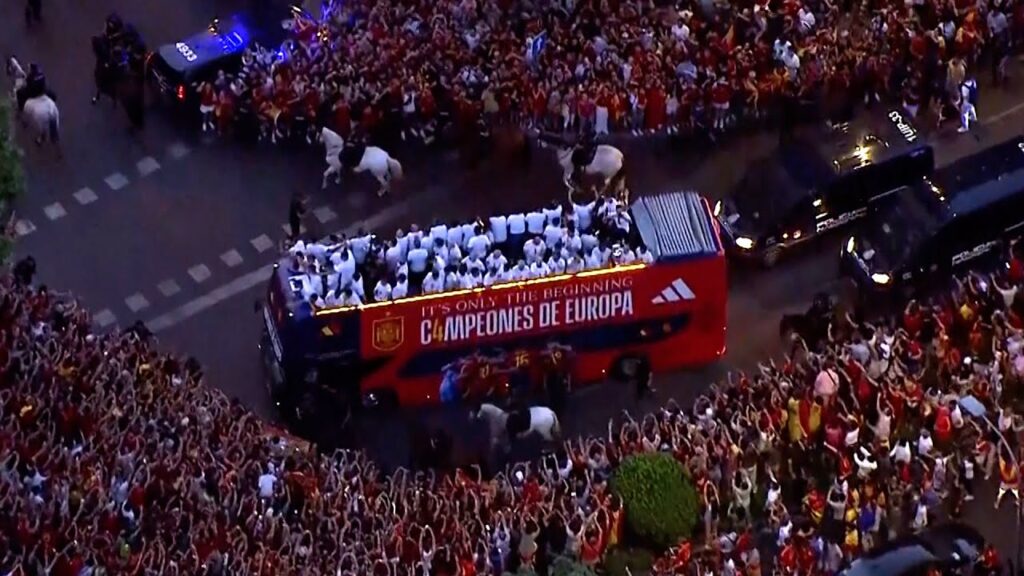 Euro 2024 winners Spain parade through Madrid 🏆