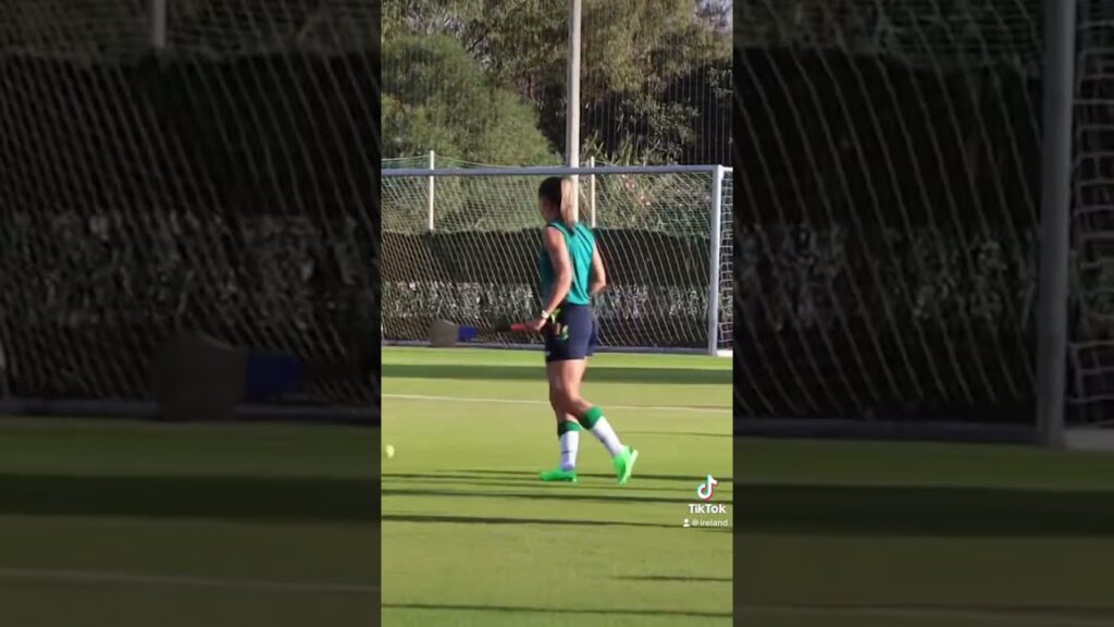 Katie McCabe tries her hand at Hurling 🥲😂