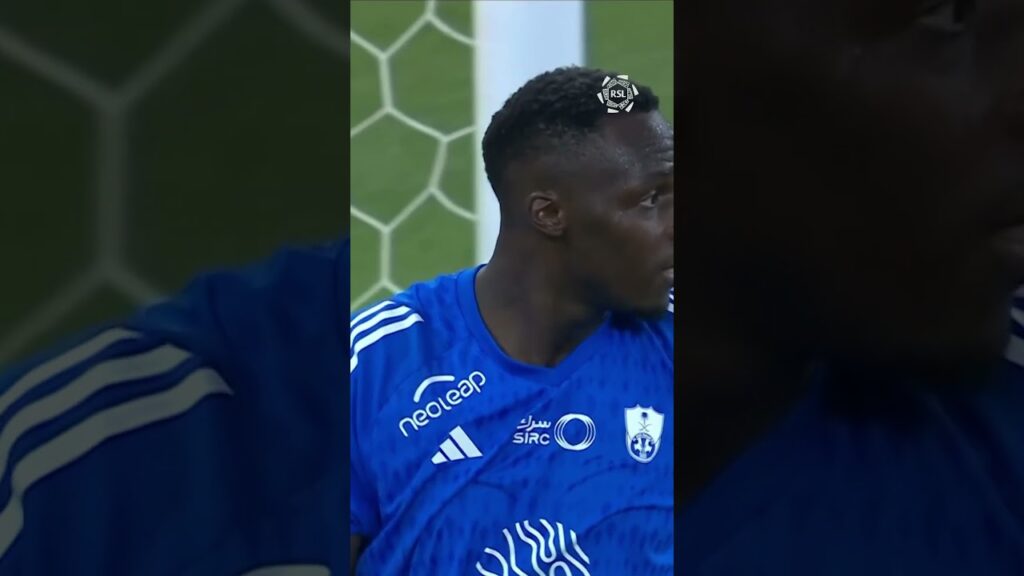 Edouard Mendy with the fingertip save! 🧤 #yallaRSL