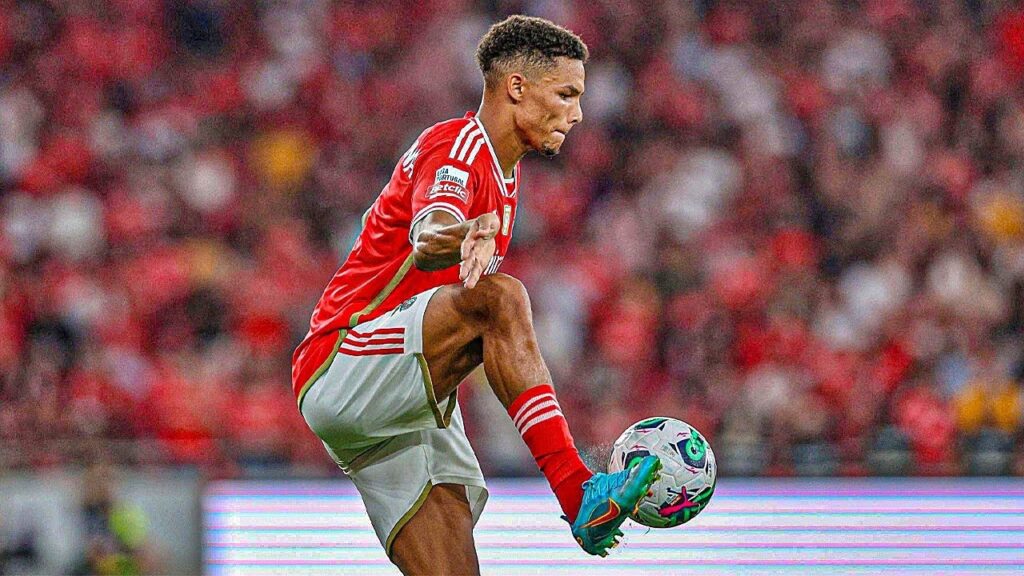 Alexander Bah is FABOULOUS Right Winger-Back!