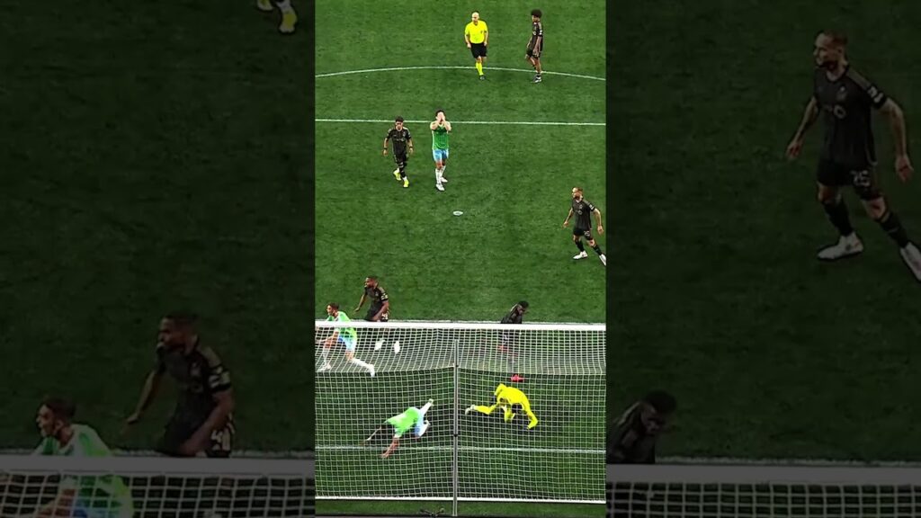 Hugo Lloris with two huge saves in the final moments 🔥 #LAFC #HugoLloris #Save #Football #Soccer