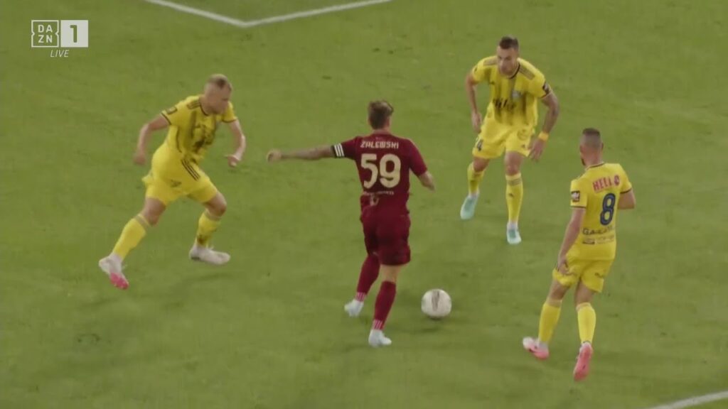 Nicola Zalewski vs Fc Košice  (22/07/2024)