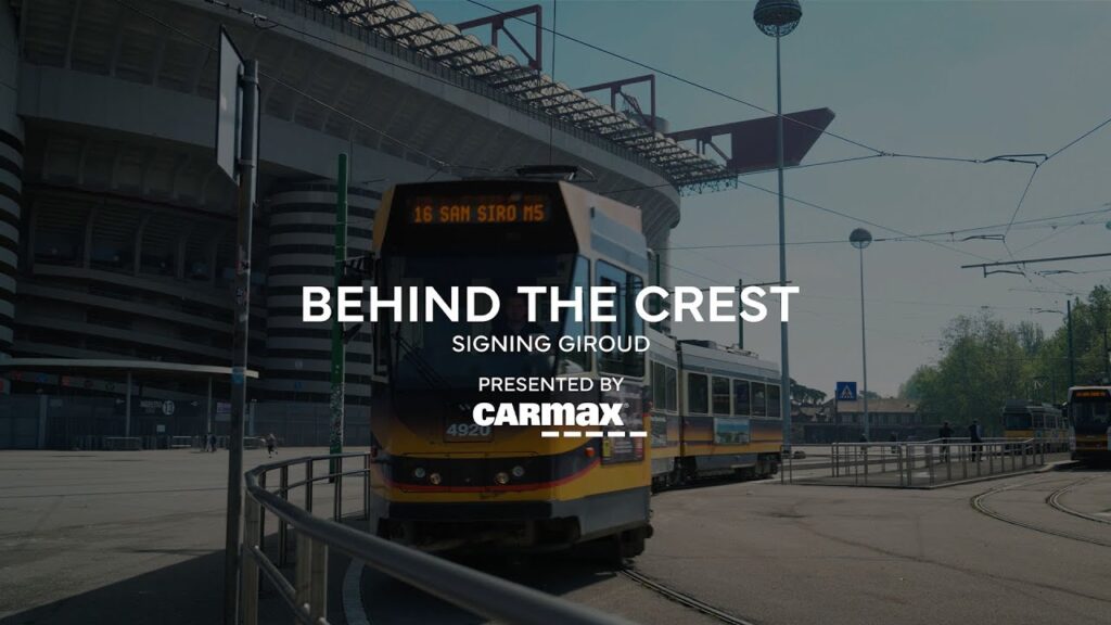 Behind the Crest | Signing Giroud