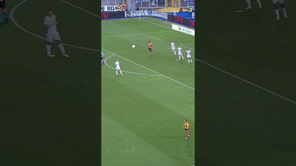 Which player does De Ketelaere remind you of?