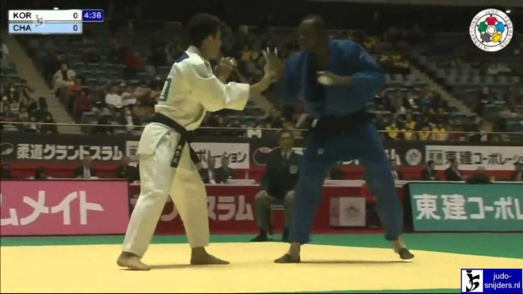Jun-Ho Cho (KOR) - Brahim Bichara Kabo (CHA) [-66kg]