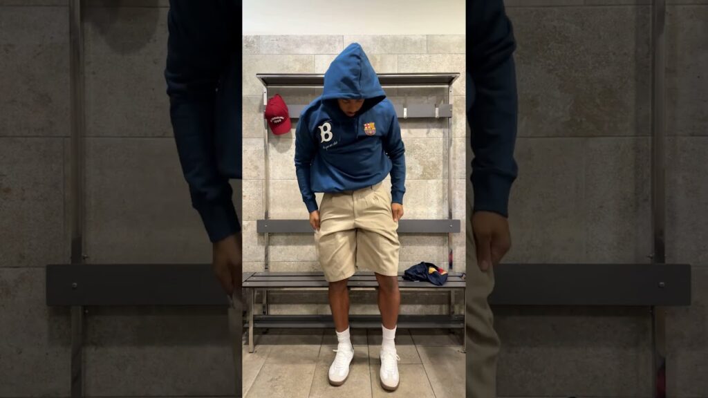 𝗚𝗲𝘁 𝗿𝗲𝗮𝗱𝘆 𝘄𝗶𝘁𝗵 Jules Kounde 👕 🦂  #shorts #fcbarcelona