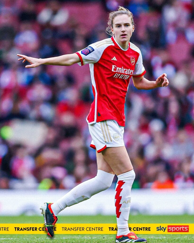 [Sky Sports WSL] Manchester City are close to finalising the signing of Vivianne Miedema 👀

The WSL's all-time leading scorer has agreed to join last year's runners up after leaving Arsenal 🔀