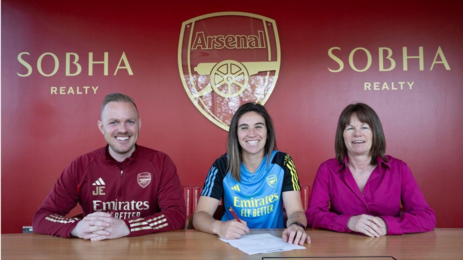 Mariona Caldentey signs for Arsenal