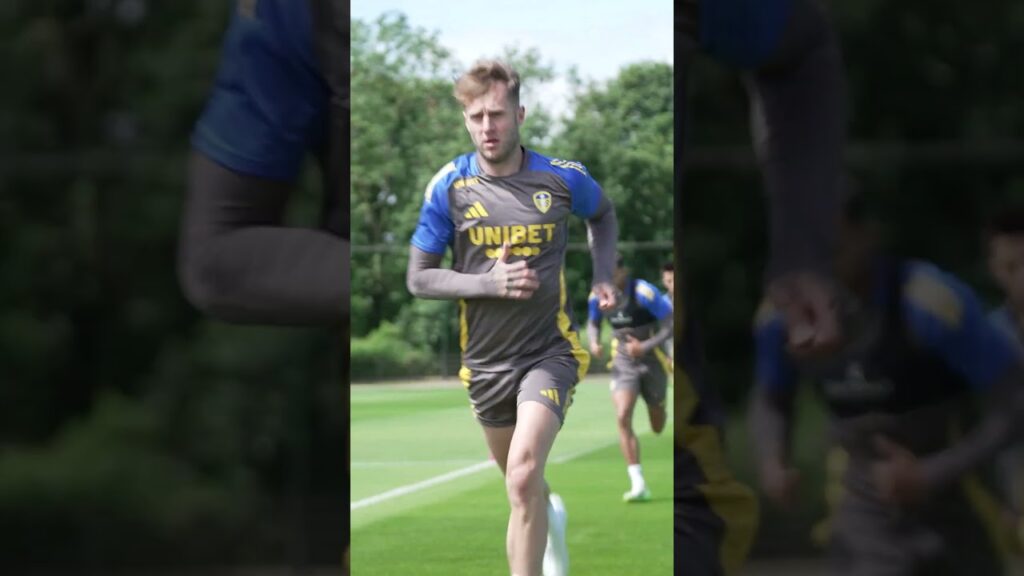 He's back! Rodon training at Leeds United ❤️ #lufc