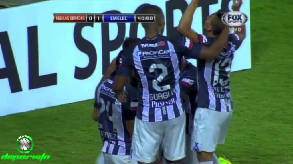 Ángel Mena marca el 1º de Emelec en la Sudamericana