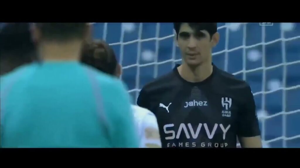 أجمل • تصديات ياسين بونو • على اغنية • ديما ديما بونو # 2024• Dima Dima Bono • 💙😍