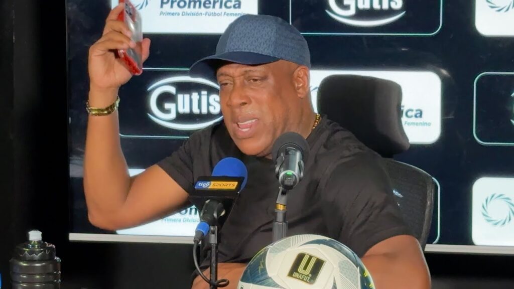 Hernán Medford le manda mensaje a Johan Venegas: "El que manda aquí es la UNAFUT"