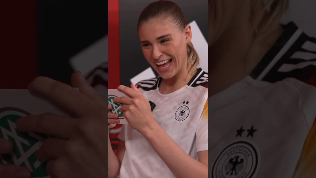 Read my Lips Challenge with Klara Bühl and Jule Brand 🤣✅