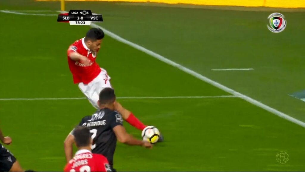 Efeméride: Passe de letra de Raúl Jiménez!