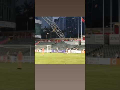 作為中軸線的球員，維素 (Axel Witsel) 落底傳中的鏡頭應該只會在操練中才會見到...