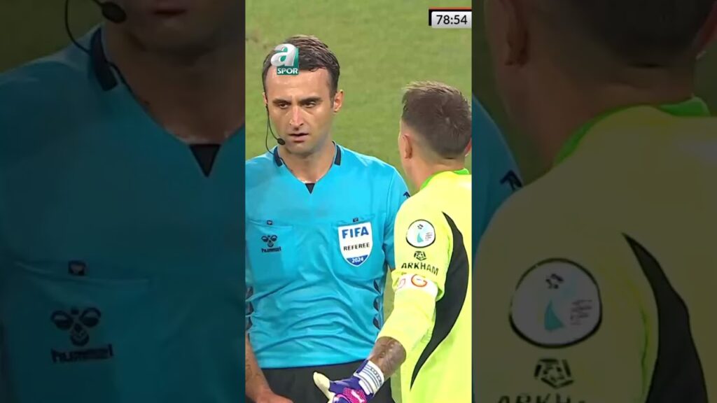 Galatasaray'da Nelsson, 87. Dakikada Direkt Kırmızı Kart Görerek Takımını 10 Kişi Bırakıyor