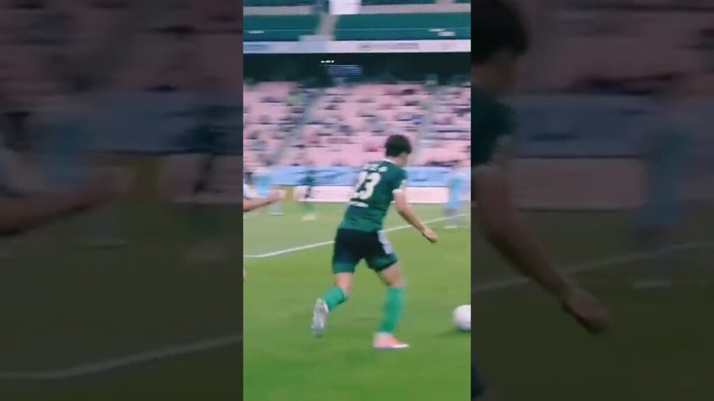 폼 올라온 김진수의 미친 공격력, 국내 원탑 레프트백 맞네 ㄷㄷㄷㄷ #반바지 #shorts