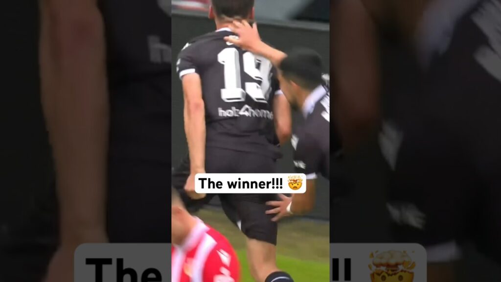 This is what a late game-winner looks like 😍