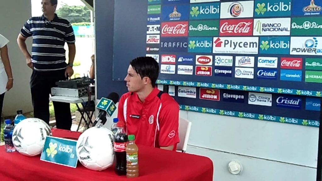 Bryan Oviedo sobre su llamado, y opciones en el exterior