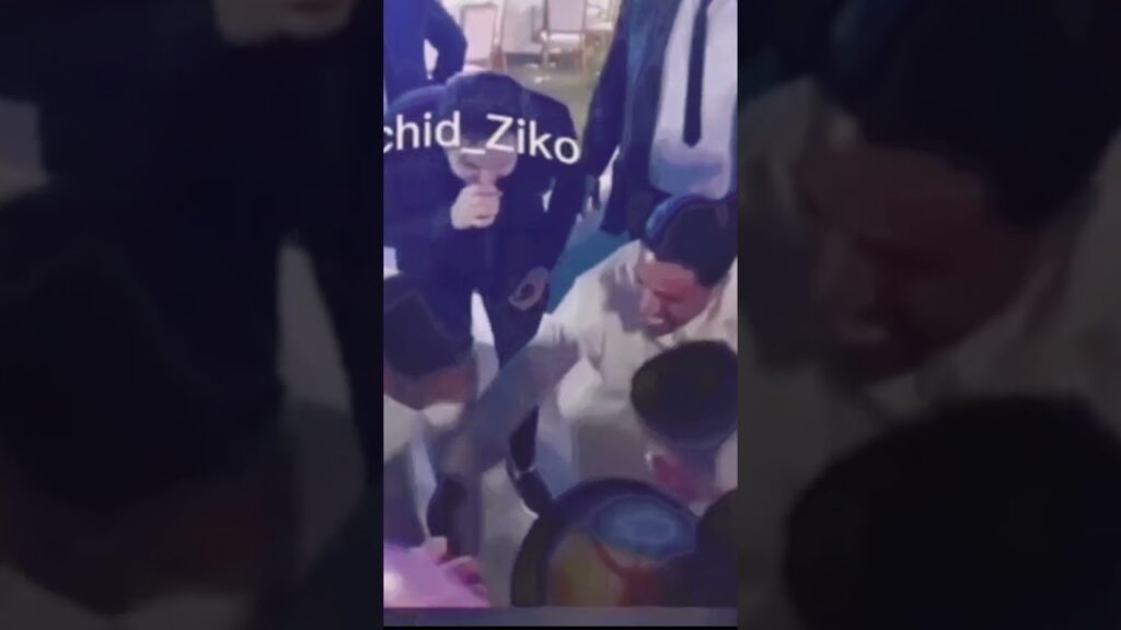 رقص أشرف حكيمي في عرس حارس المنتخب المغربي منير المحمدي #أشرف_حكيمي #المنتخب_المغربي #المغرب