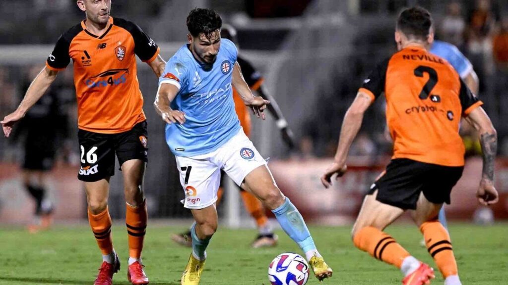 Brisbane Roar FC v Melbourne City FC - Macca's® Mini Match | Isuzu UTE A-League