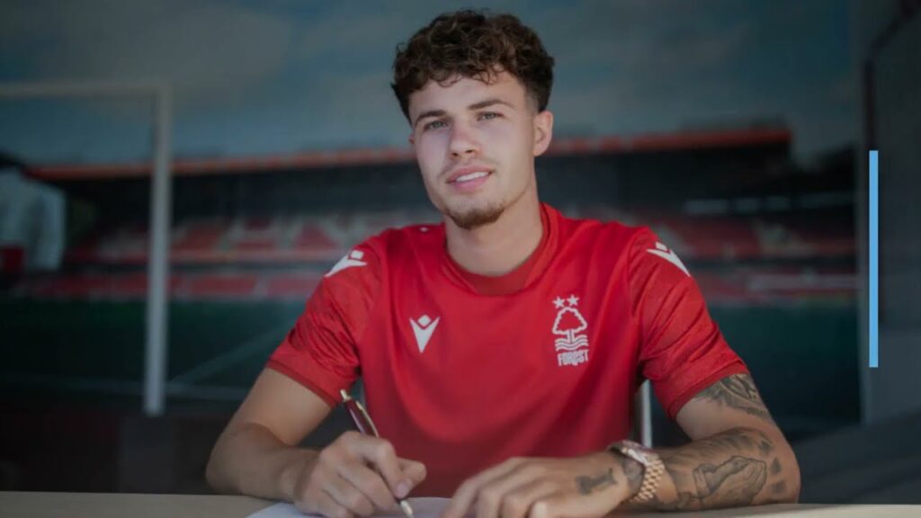 Neco Williams to Nottingham Forest for €20M!